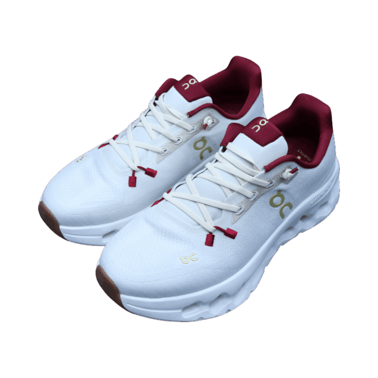 On cloudtilt walking shoes