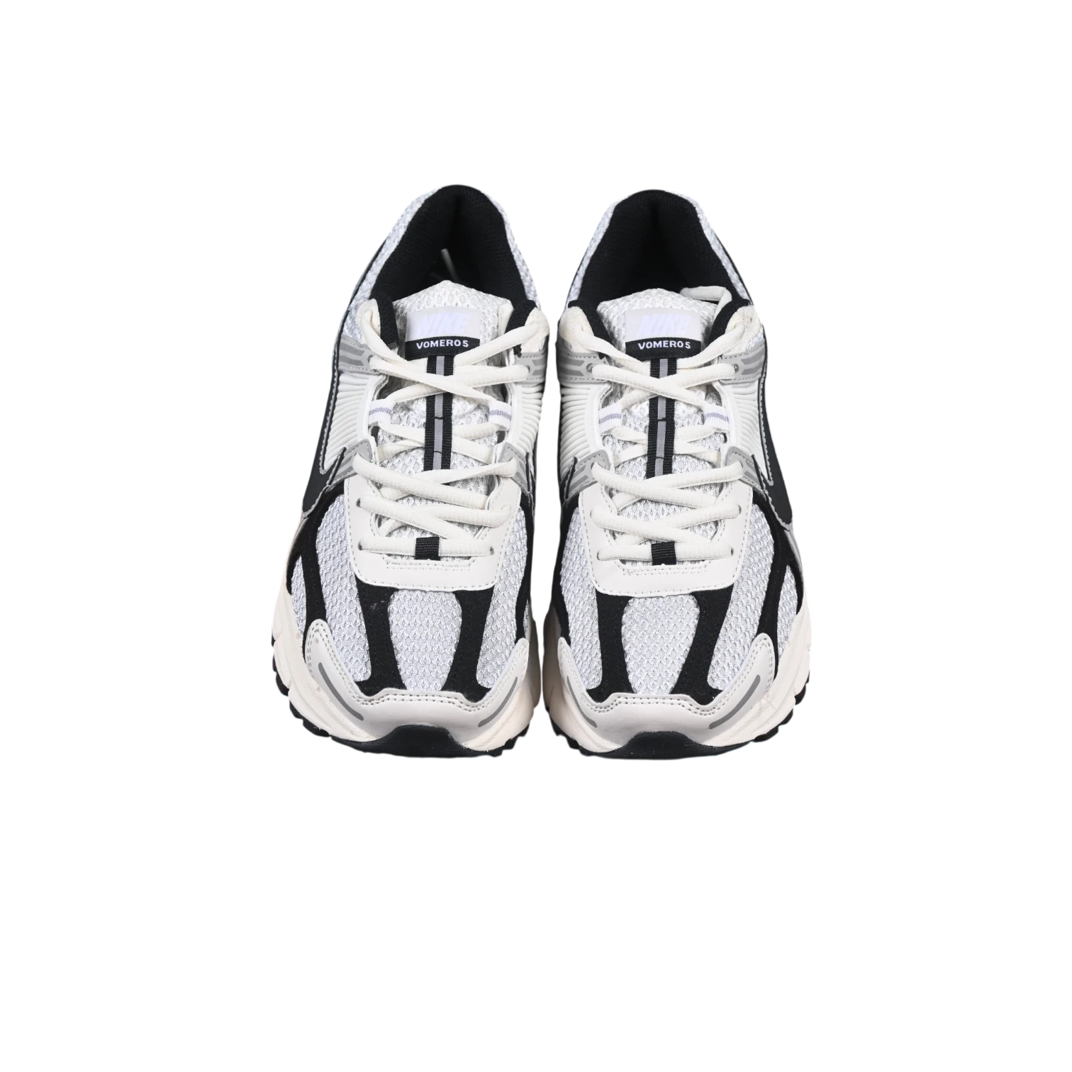 Nike zoom vomero 5 walking shoes